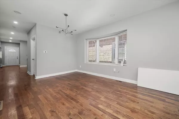 Chicago, IL 60629,3217 W 64th PL