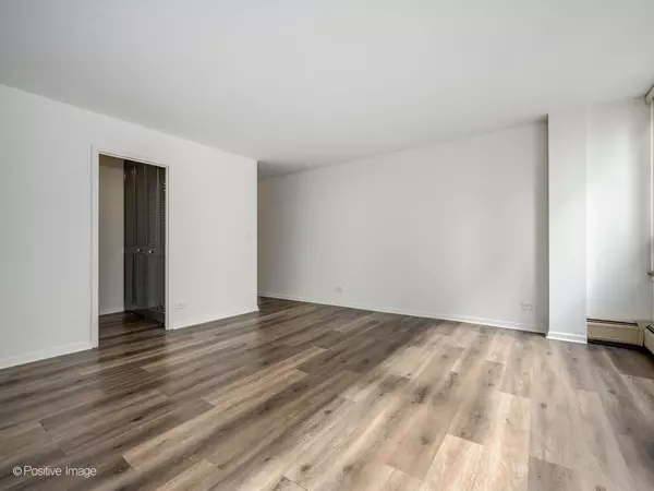 Chicago, IL 60660,6171 N SHERIDAN RD #1610