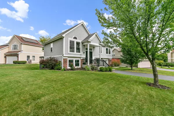Crystal Lake, IL 60014,1655 Kennsington LN