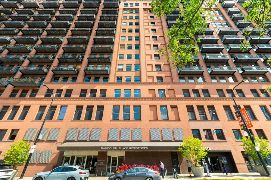 165 N Canal ST #701, Chicago, IL 60606