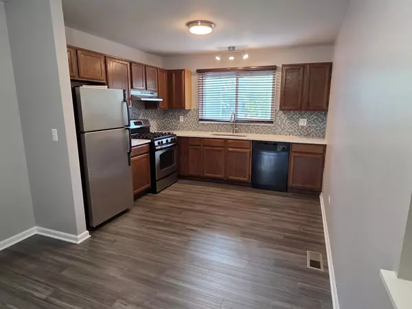 Schaumburg, IL 60193,916 Manchester CIR #916