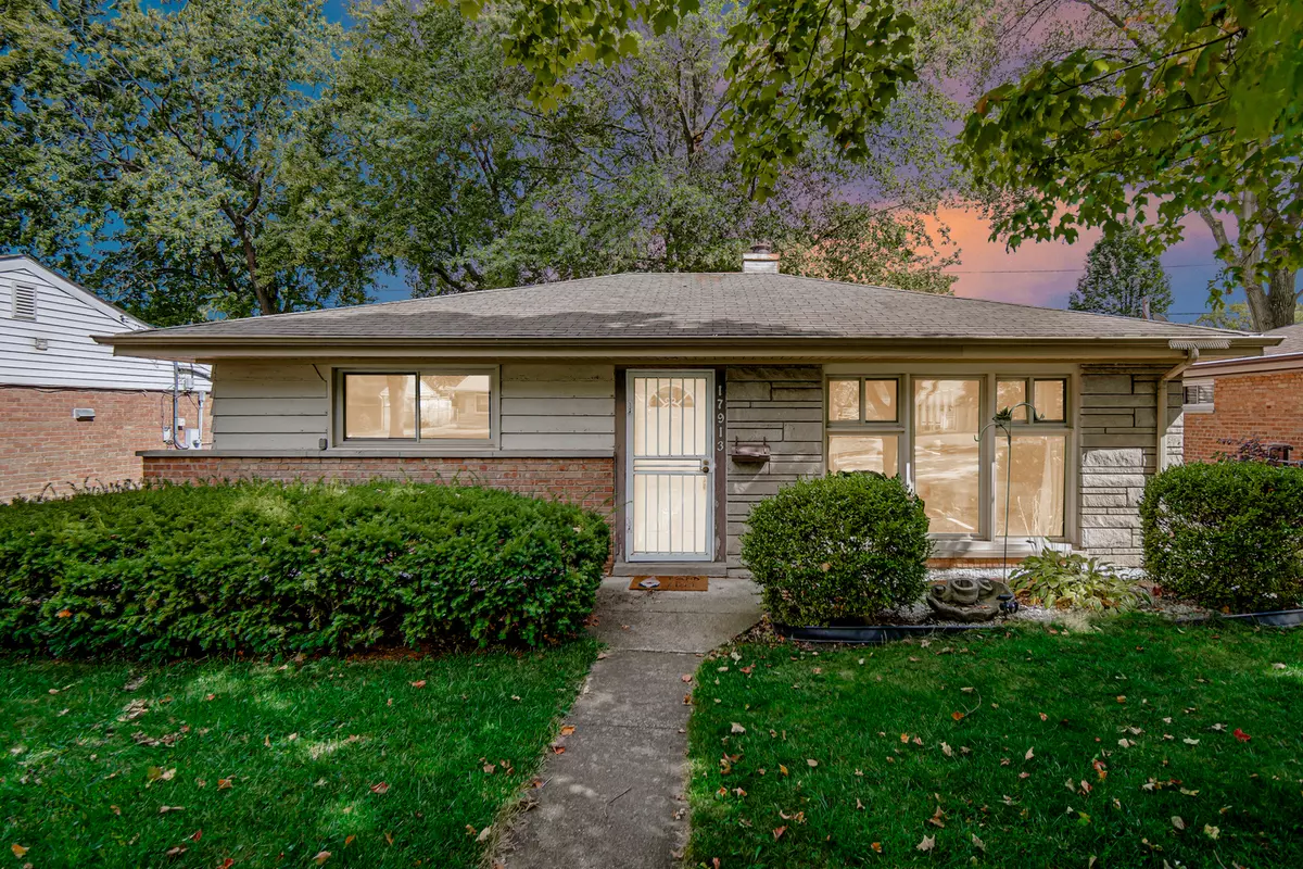 Lansing, IL 60438,17913 Oakwood AVE