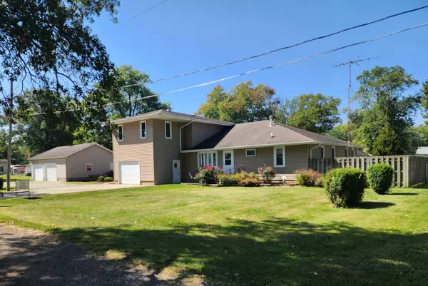 3398 N 17240e RD, Momence, IL 60954