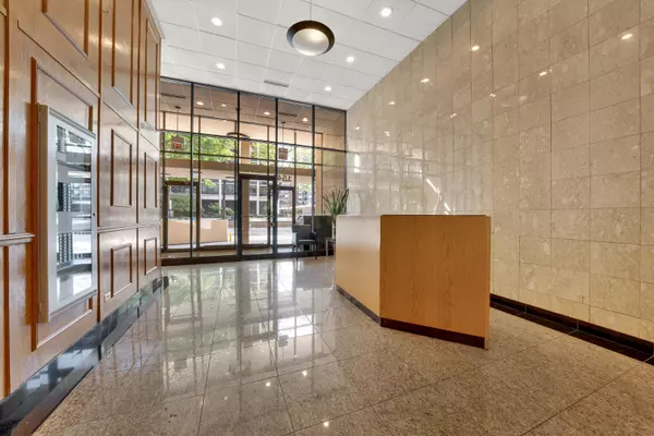 Chicago, IL 60610,1540 N La Salle DR #501