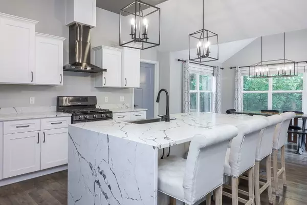 Yorkville, IL 60560,358 Westwind DR