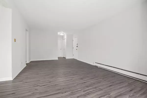 Chicago, IL 60626,1340 W Touhy AVE #302
