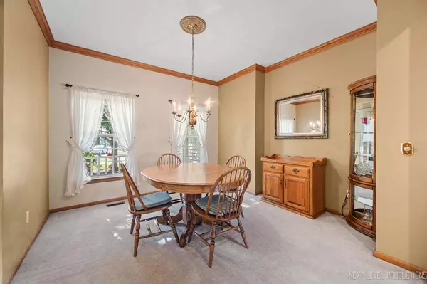 Aurora, IL 60506,2523 Briarwood CT