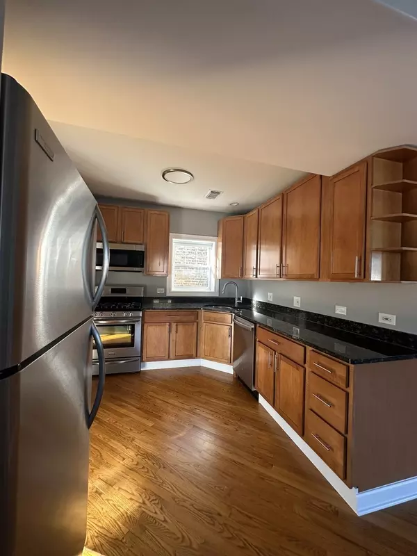 Chicago, IL 60659,5643 N Artesian AVE #3