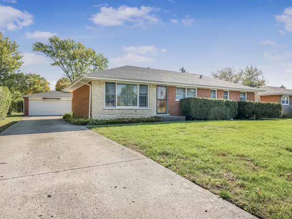 461 Springhill DR, Roselle, IL 60172