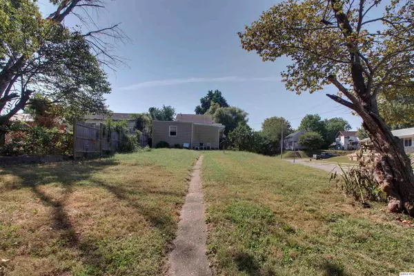 Quincy, IL 62301,3329 Chestnut ST