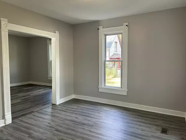 Rockford, IL 61103,928 N Rockton AVE