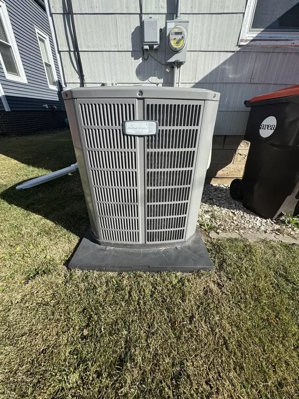 Clinton, IL 61727,219 S Jackson ST