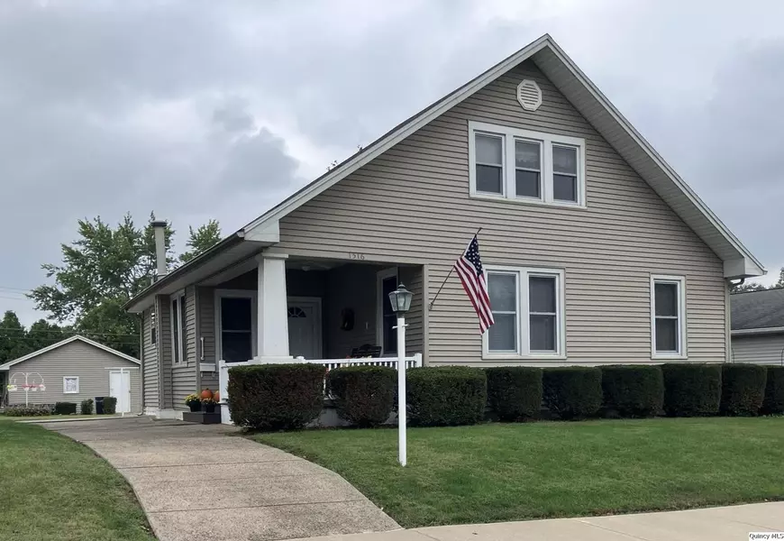 1516 Chestnut St, Quincy, IL 62301-2166