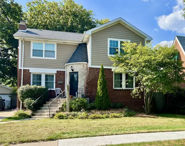 9210 S Trumbull AVE, Evergreen Park, IL 60805