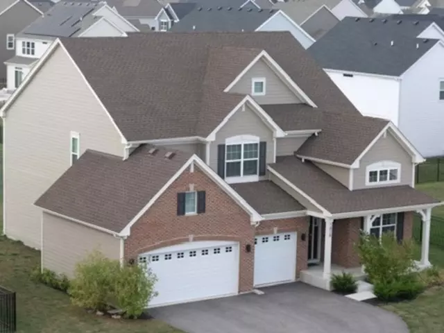 1828 Coralito LN, Elgin, IL 60124
