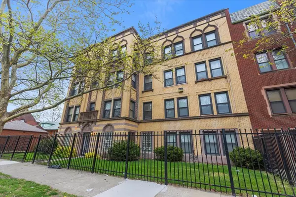 1934 E 74th ST #104, Chicago, IL 60649