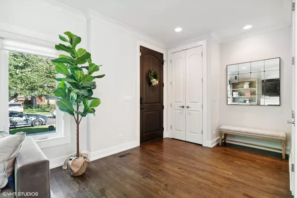 Chicago, IL 60646,6324 N Keeler AVE