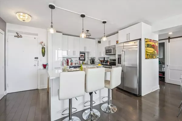 Chicago, IL 60613,3600 N Lake Shore DR #1601