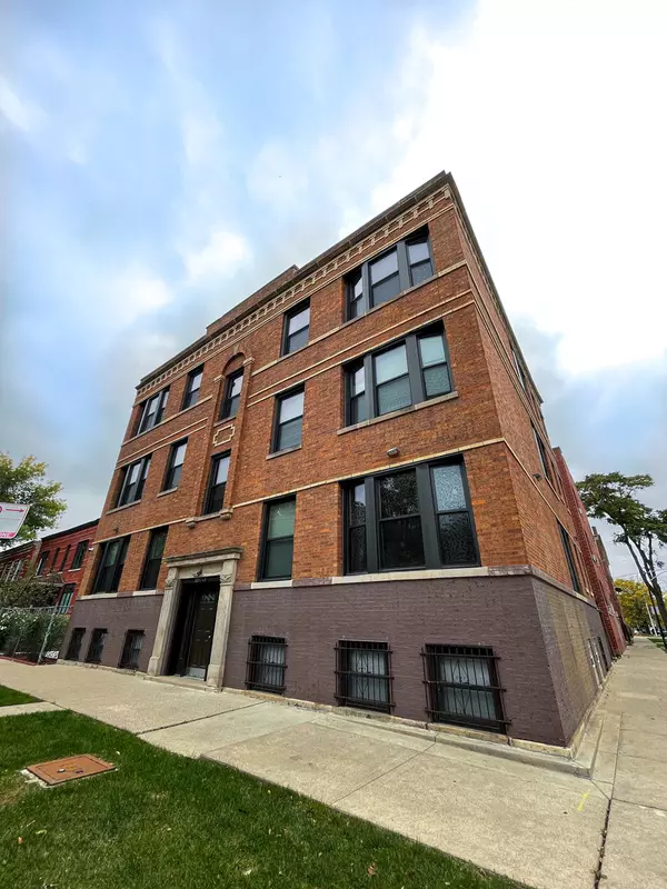 3257 W Pierce AVE #1, Chicago, IL 60651