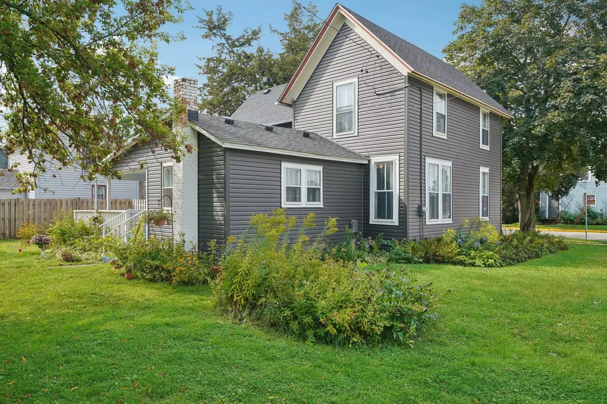Genoa City, WI 53128,328 Sumner ST