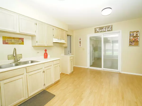 Zion, IL 60099,1302 Lorelei DR