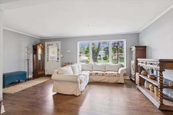 Arlington Heights, IL 60005,430 S Dryden PL