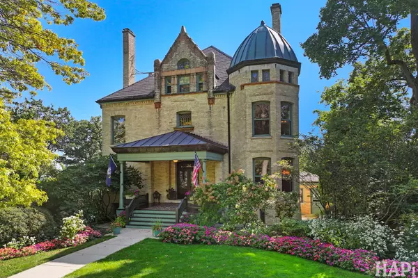 34 Logan LOOP, Highland Park, IL 60035