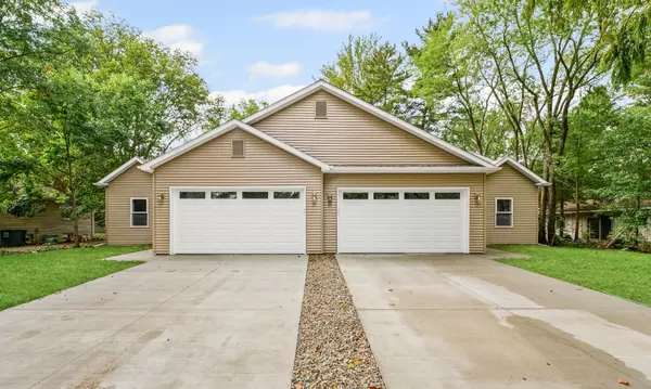 2015 Cureton DR, Urbana, IL 61801