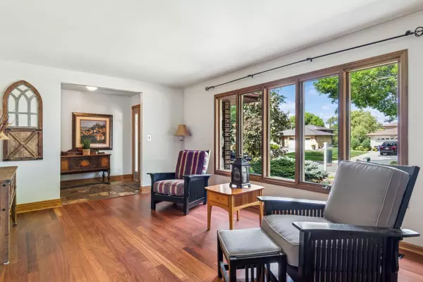 Darien, IL 60561,2417 Green Valley RD