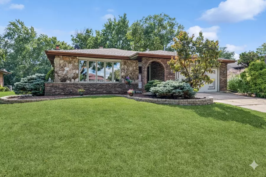 2417 Green Valley RD, Darien, IL 60561