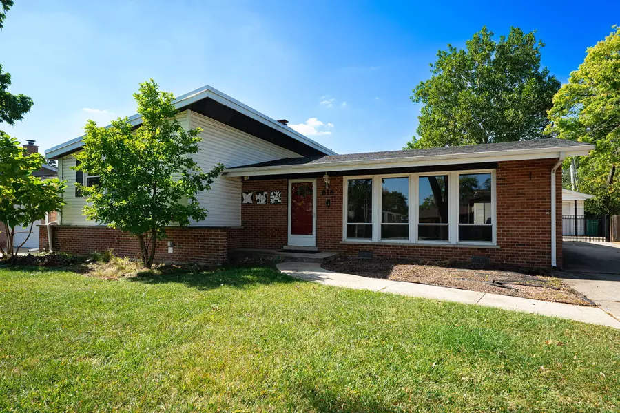 616 S Ahrens AVE, Lombard, IL 60148