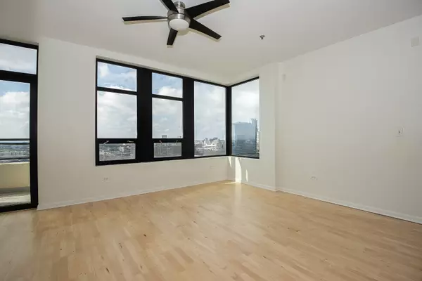 Chicago, IL 60605,1255 S State ST #1902