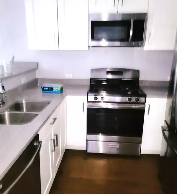 Chicago, IL 60626,1810 W Touhy AVE