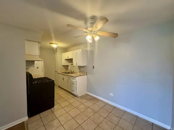 Hoffman Estates, IL 60169,1075 Higgins Quarters DR #3-208