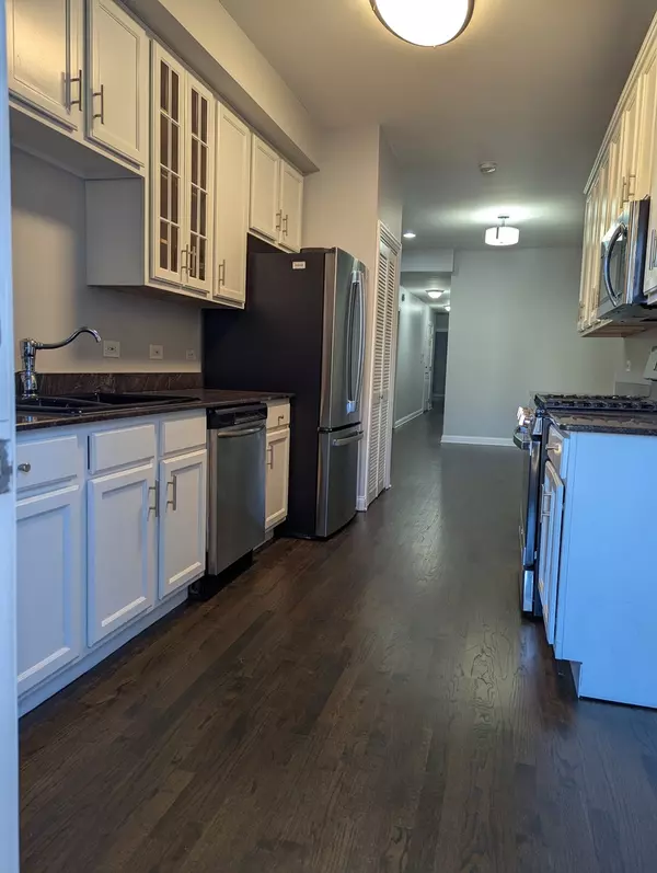 Chicago, IL 60653,4451 S Indiana AVE #2N