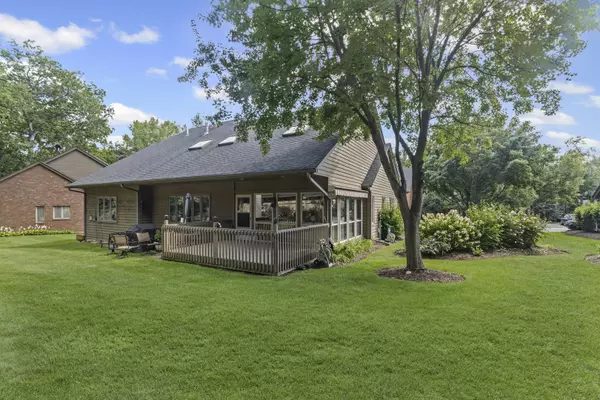 Elgin, IL 60123,2461 Tall Oaks DR