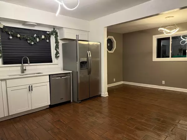 Calumet City, IL 60409,527 Gordon AVE