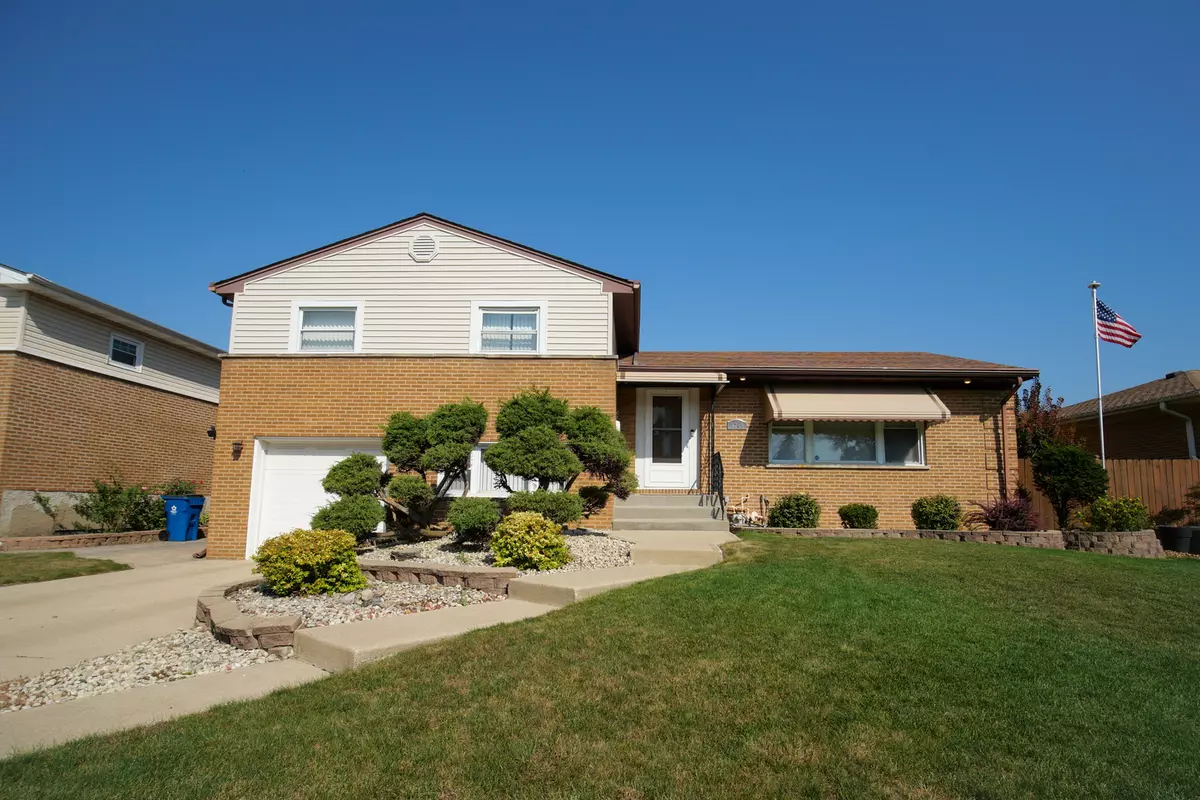 Melrose Park, IL 60160,1209 Helen DR