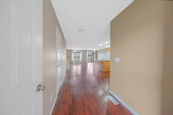 Champaign, IL 61822,1416 Myrtle Beach AVE