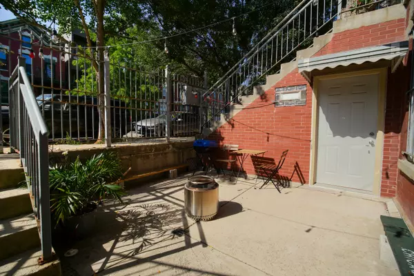 Chicago, IL 60642,1247 N Cleaver ST