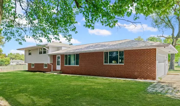 Urbana, IL 61802,1903 Brownfield RD