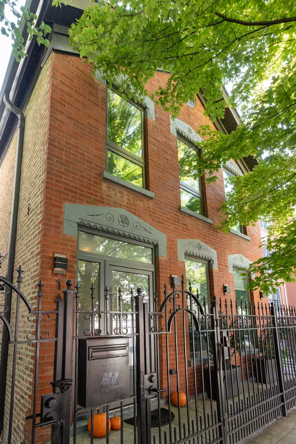 1457 W Walton ST, Chicago, IL 60642