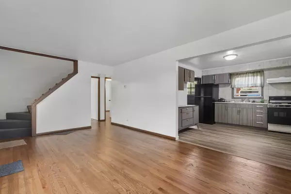 Chicago Ridge, IL 60415,11013 Menard AVE