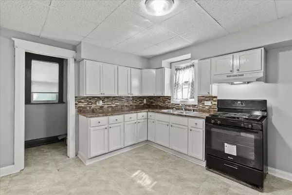 Joliet, IL 60435,316 N Hickory ST #316