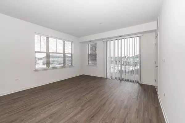 Deer Park, IL 60010,21599 W Field CT #1-408