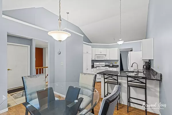 Joliet, IL 60431,2714 Lake Side CIR