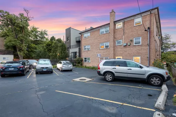 Chicago, IL 60641,4236 N Kedvale AVE #5