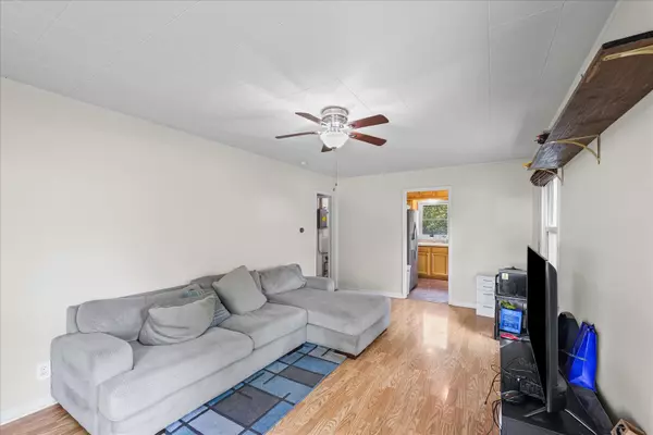 Urbana, IL 61801,815 HAWTHORNE DR
