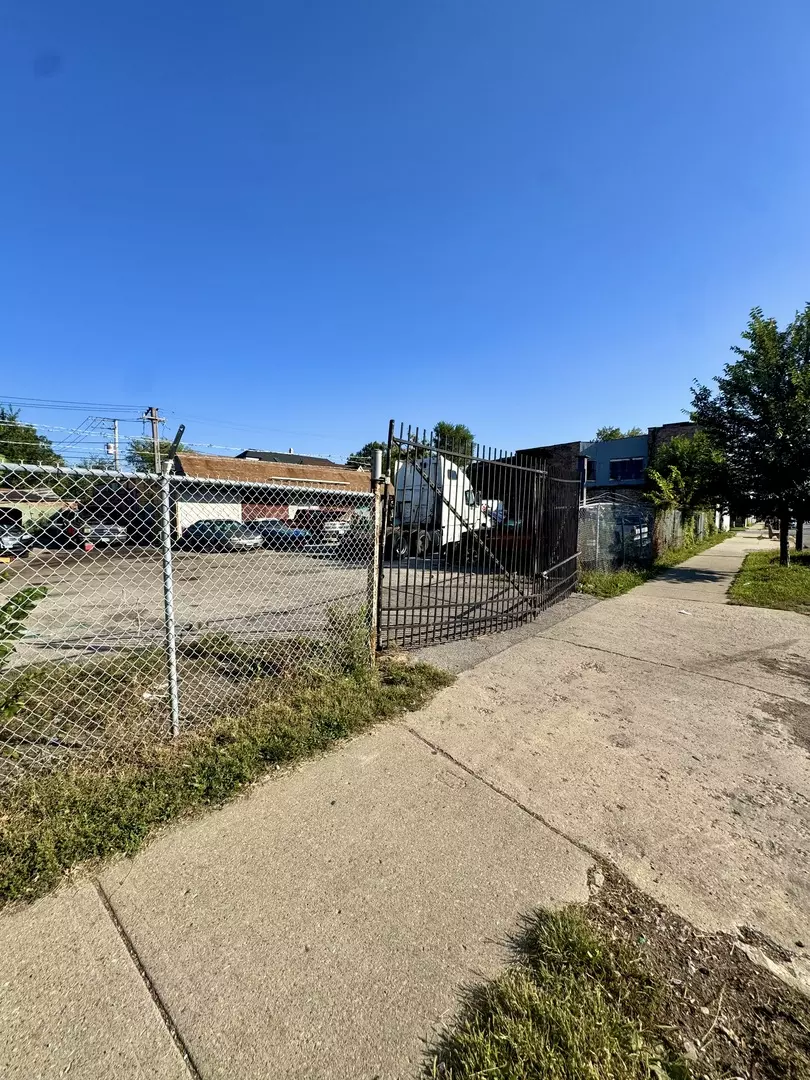 Chicago, IL 60636,7147 S Ashland AVE