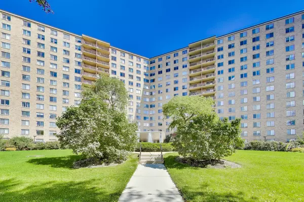 Chicago, IL 60645,6833 N Kedzie AVE #1101